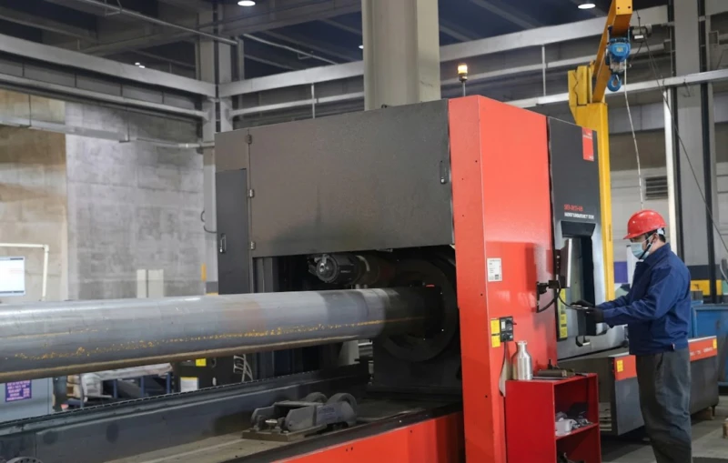 EP baler factory — manufacturing and quality inspection for the EP-9YF-1700 entry-level square baler export line